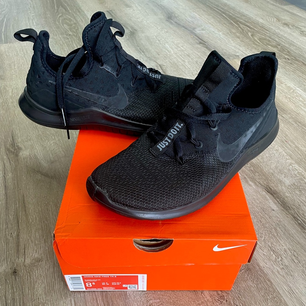 Nike Free TR 8 Women’s 8.5 all black